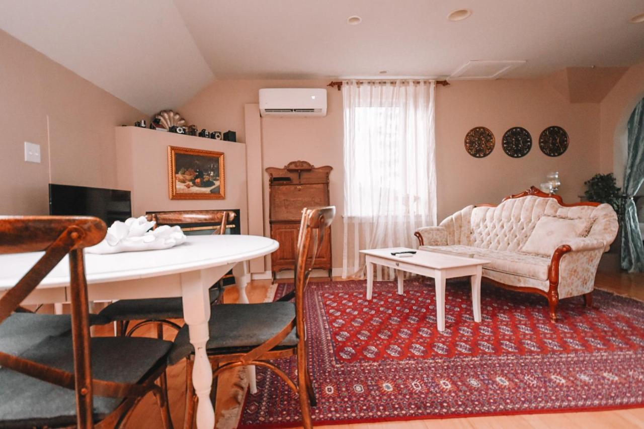 Bellas Castle Bed&Breakfast Morden Exterior foto