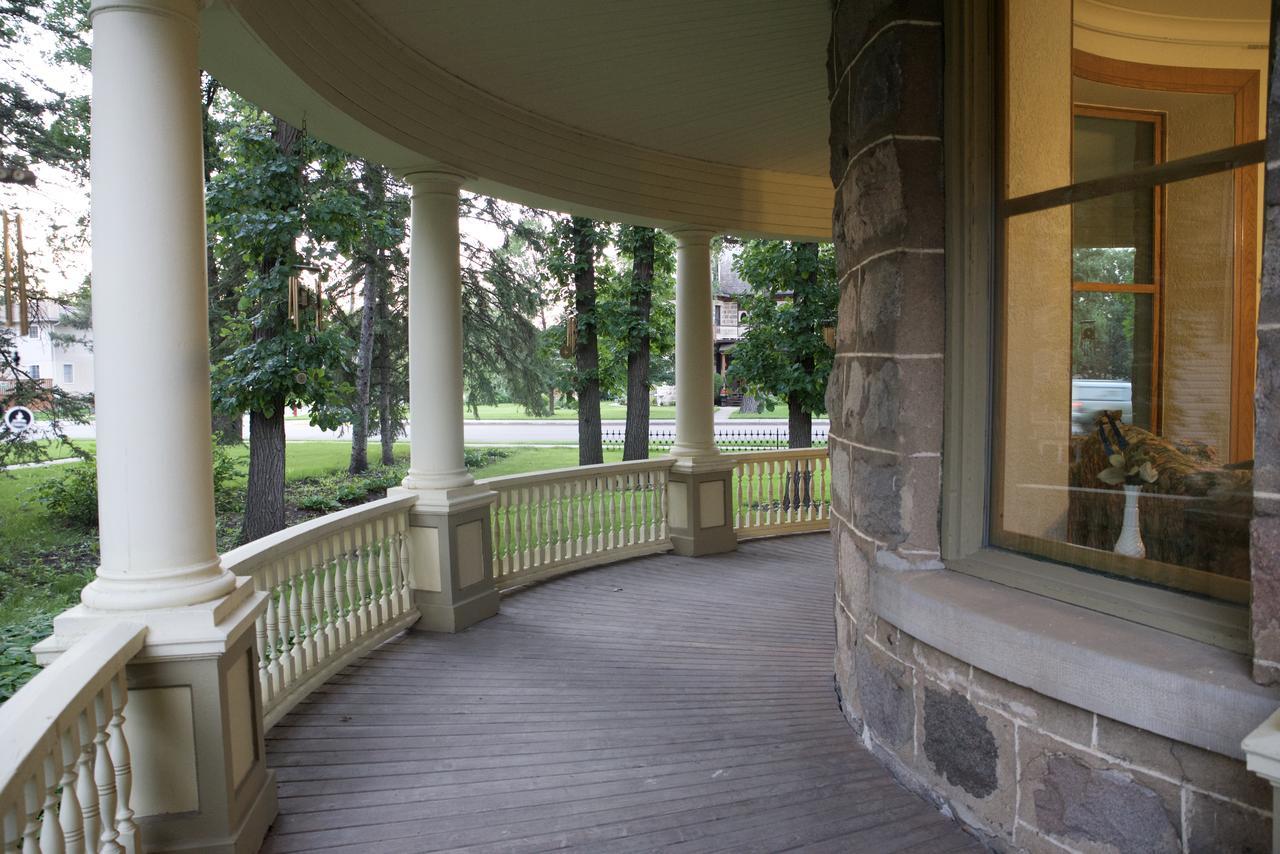 Bellas Castle Bed&Breakfast Morden Exterior foto