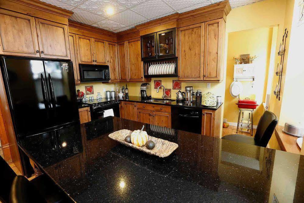 Bellas Castle Bed&Breakfast Morden Exterior foto