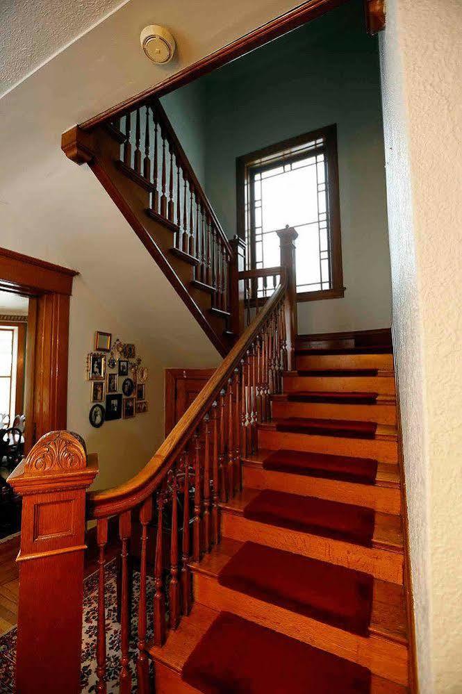 Bellas Castle Bed&Breakfast Morden Exterior foto