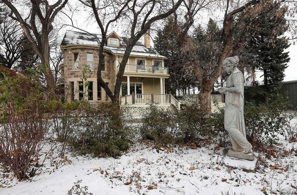 Bellas Castle Bed&Breakfast Morden Exterior foto